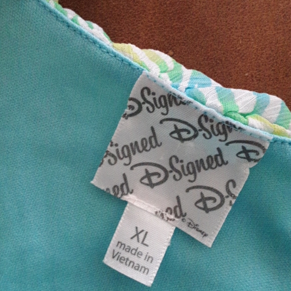 DISNEY SIGNED LAYERED TOP - Picture 3 of 4